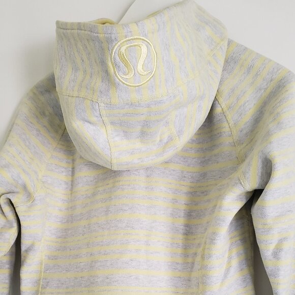 Lululemon scuba Hoodie *Sstretch (lined hood) - Picture 3 of 4